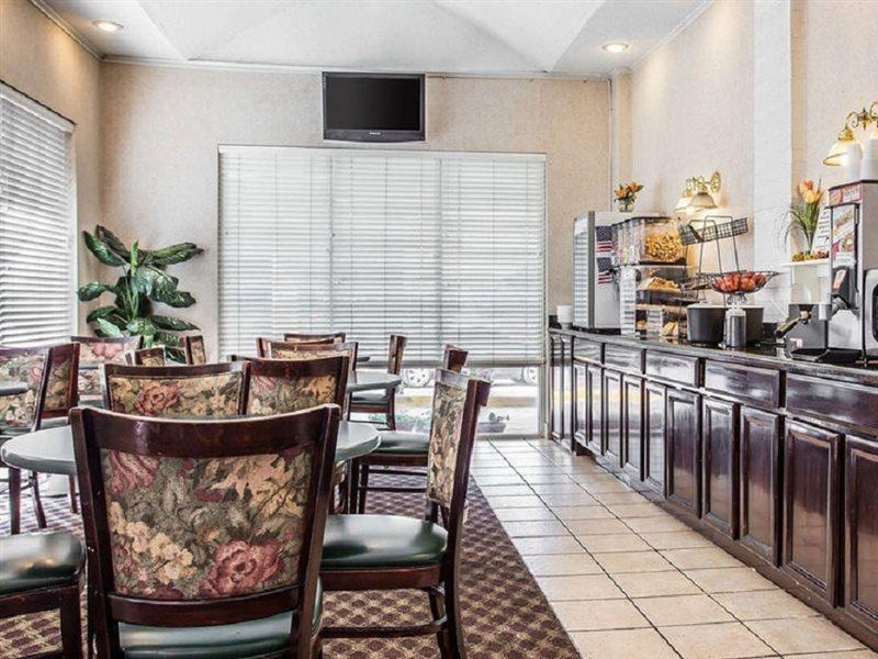 Econo Lodge Inn And Suites Dentsville Dış mekan fotoğraf