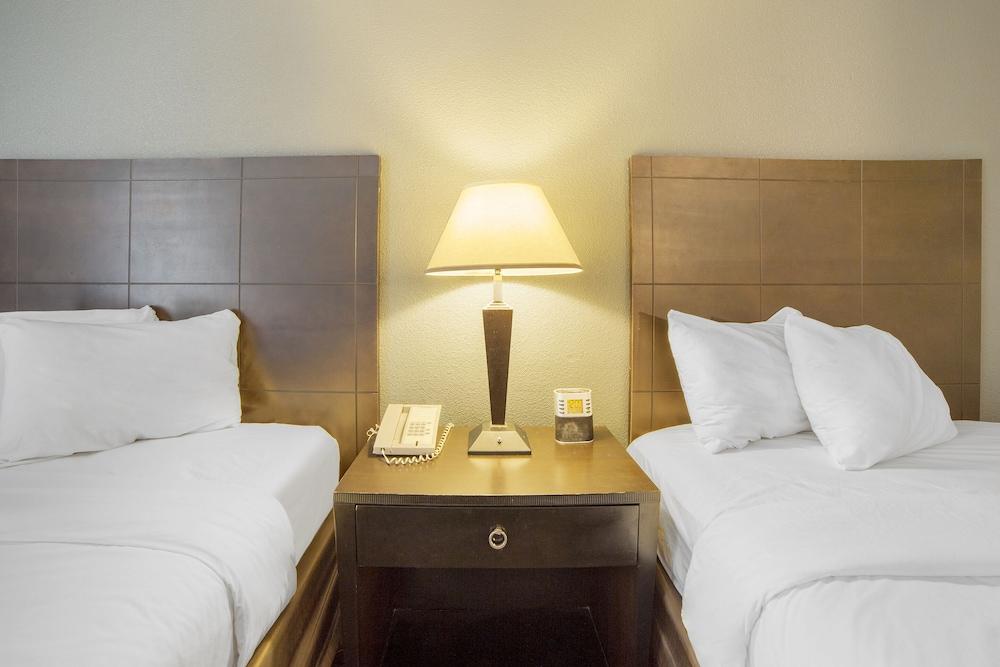 Econo Lodge Inn And Suites Dentsville Dış mekan fotoğraf